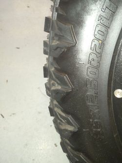 35x12.50R20 Mud Terrain Tire