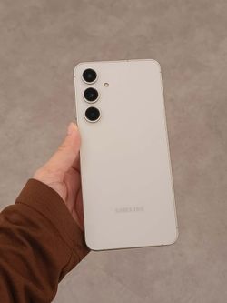 Galaxy S23 5G 6.1" (Unlocked) 