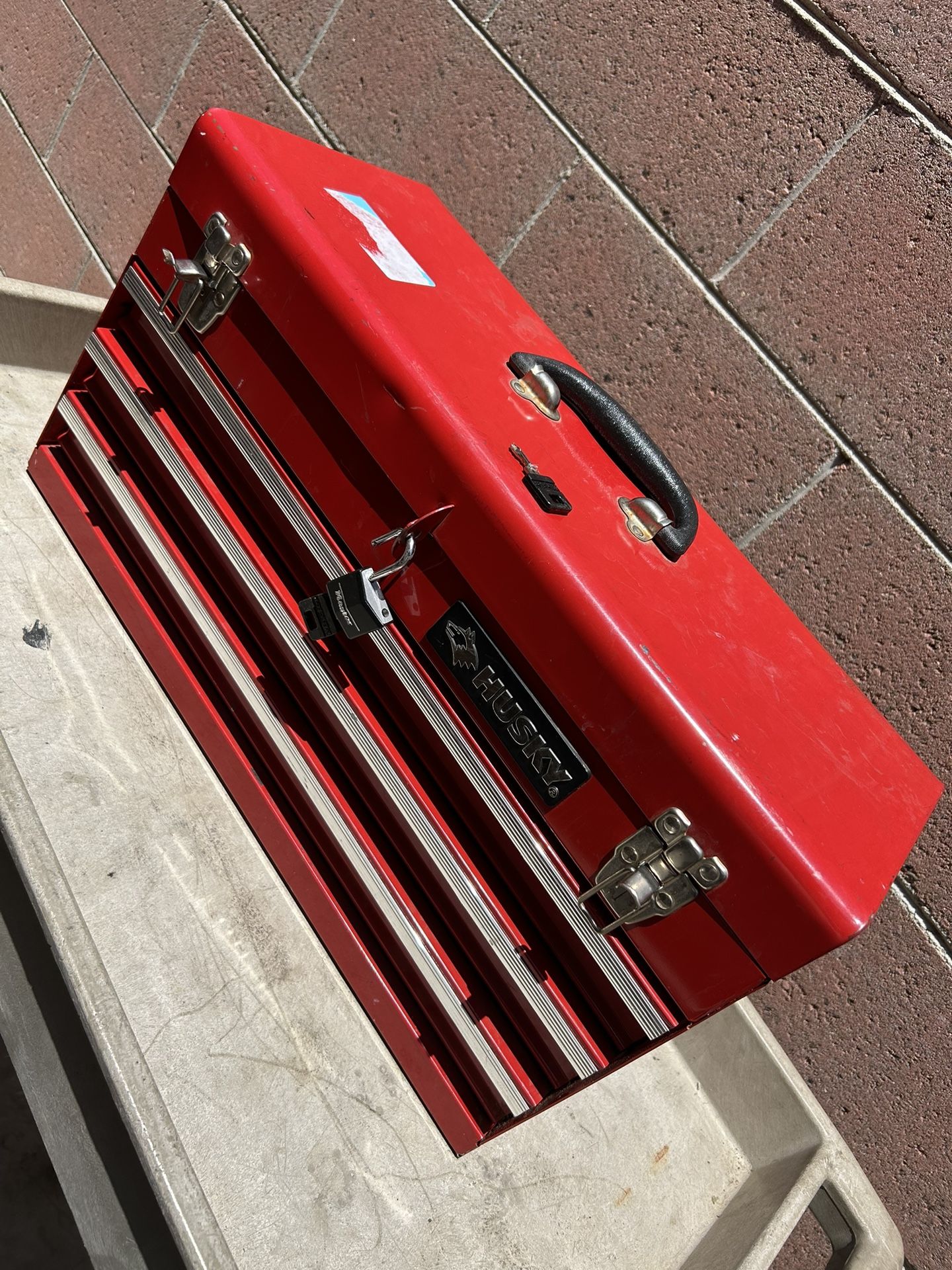 Husky Metal Tool Box With Key 🔑 20”x10”x8”