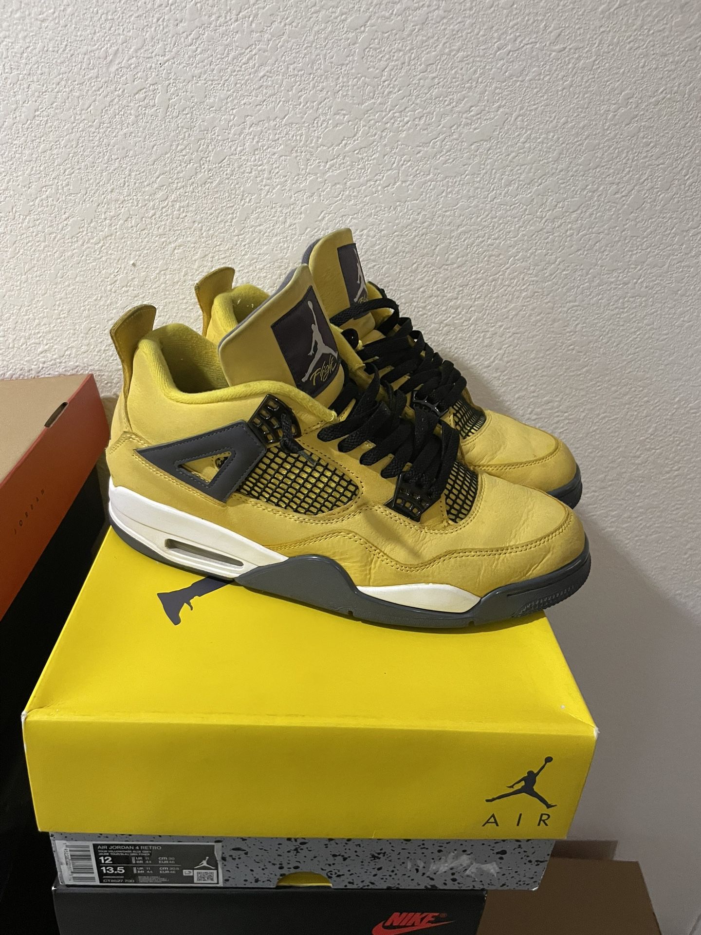 Jordan 4 Lightning Size 12