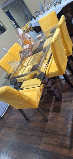 Kitchen/Dining Room Table NO CHAIRS