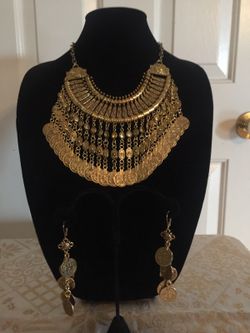 Gold Tribal Ethnic coin necklace & Ear Rings
