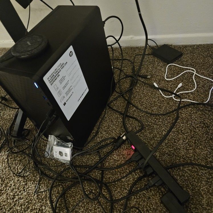 P M01-F3006 Desktop PC,