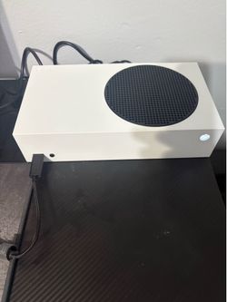 Xbox Series S setup with 120 hz monitor with a Gamesir g7 pro controller