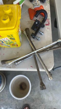Lug wrench