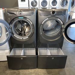 ELECTROLUX XL CAPACITY WASHER DRYER ELECTRIC SET 