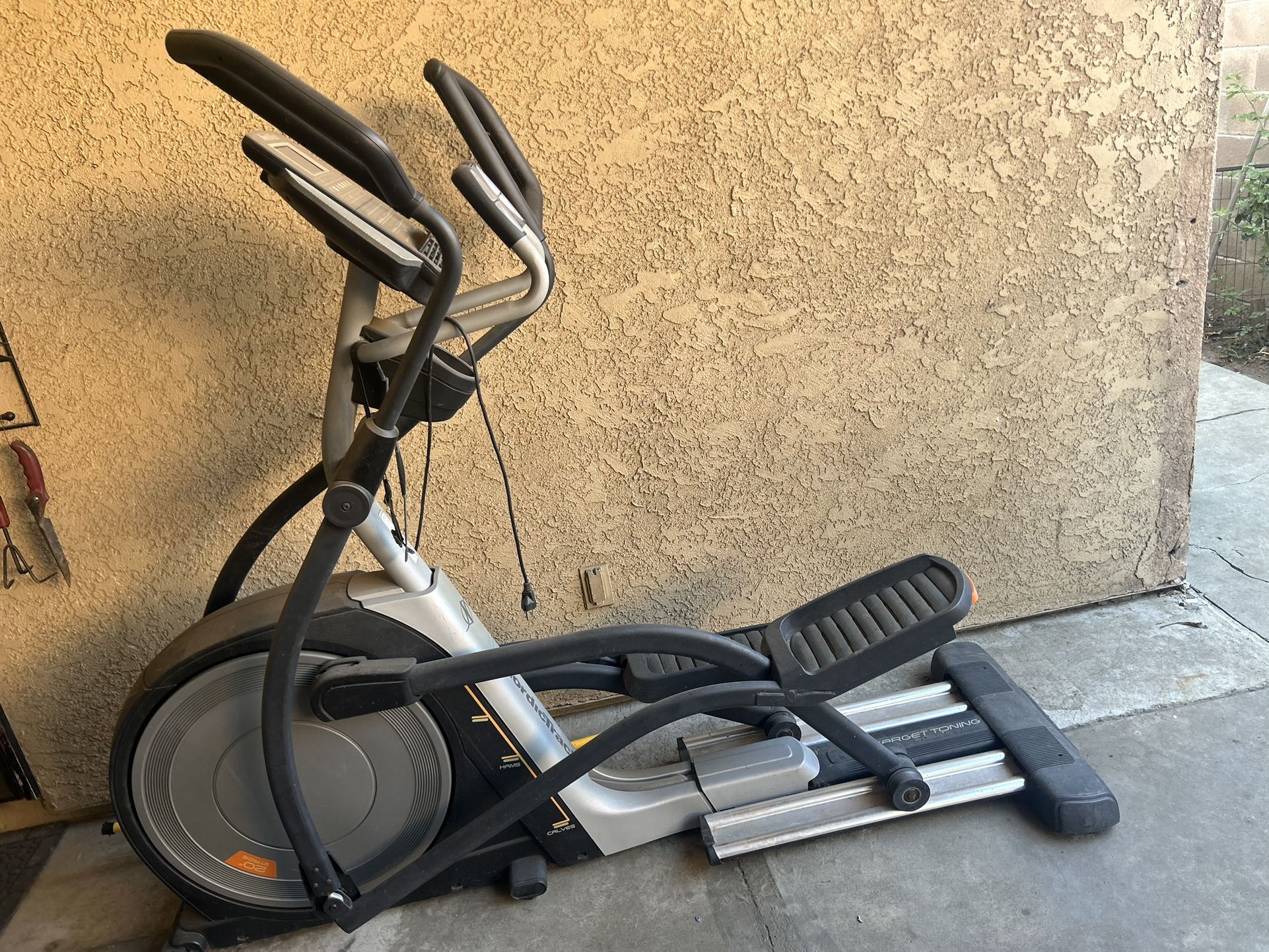 NordicTrack 20 Degree Target Toning Elliptical for Sale in Downey CA OfferUp