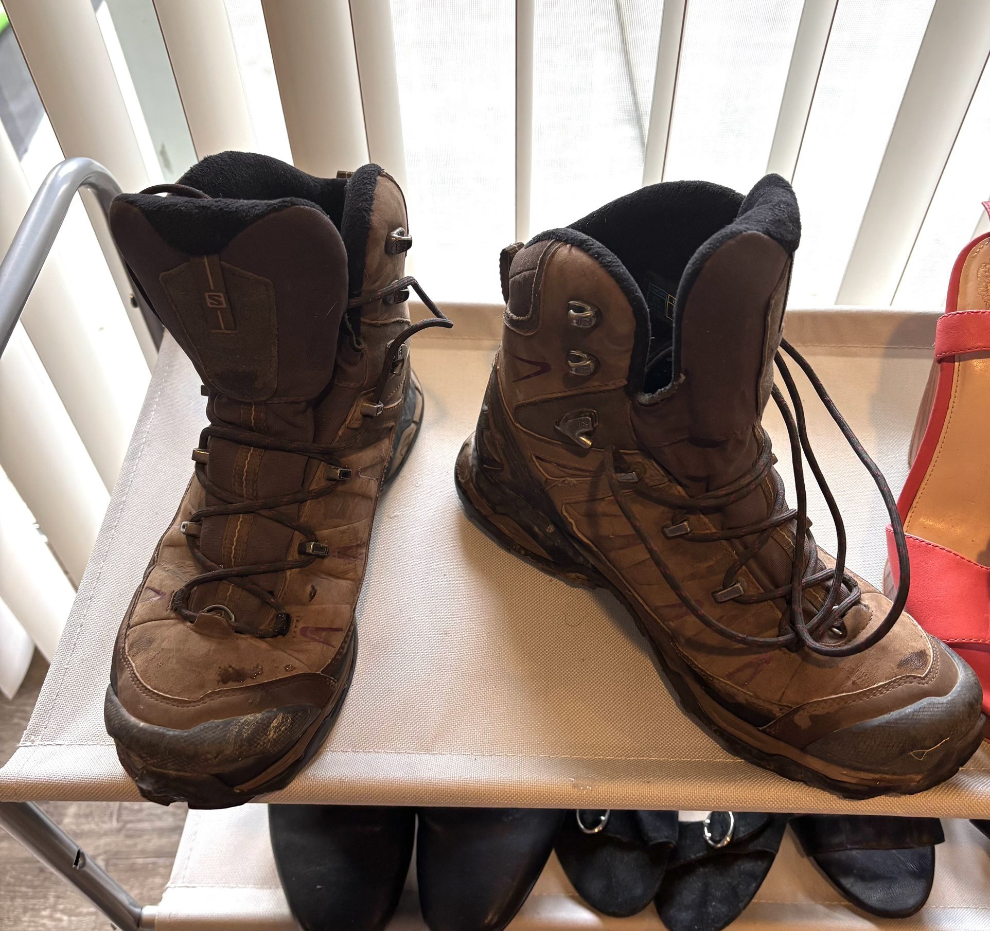 Salomon Waterproof Winter Hiking Boots Womens Size 7.5