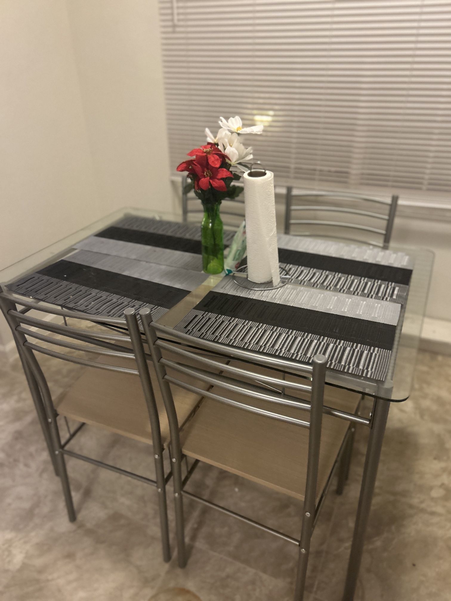 Vecelo dinning Table Set