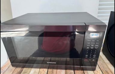 Samsung 1.9 CU FT 950 watt Countertop Microwave Model: MS19M8000AG