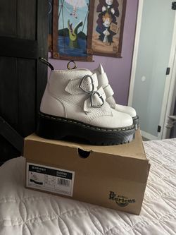 Dr Martens Devon Heart Platforms 