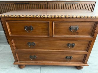 Bombay Chest