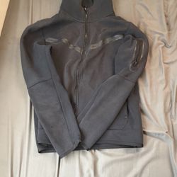 Black Nike tech adult medium 