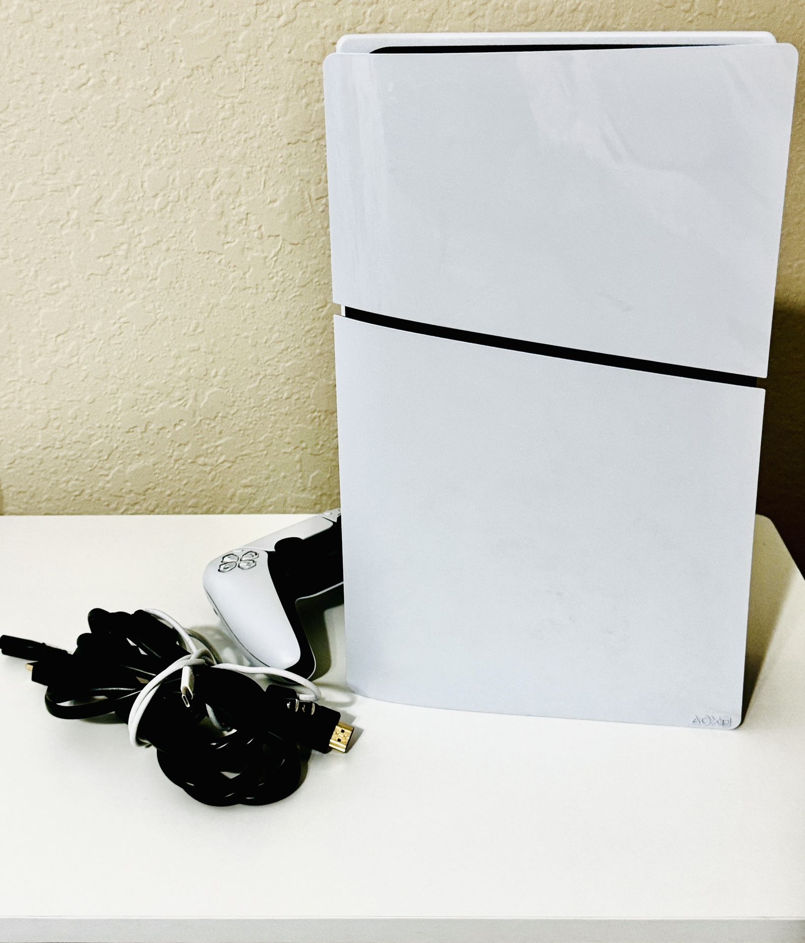 PlayStation 5 Digital 825gb 1 Controller,power cord, hdmi cable.