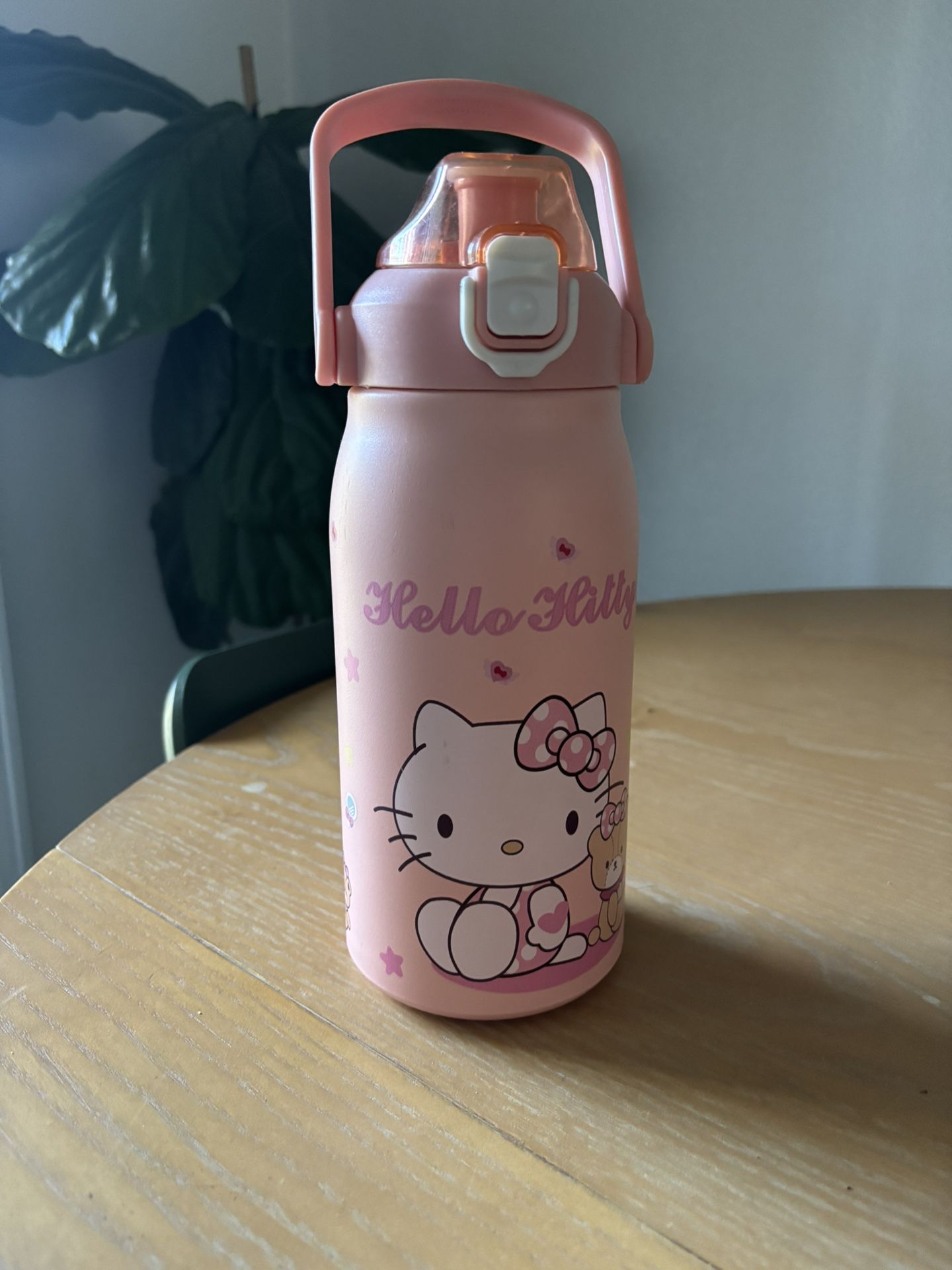 Hello Kitty Insulated Pink 32 oz Water Bottle
