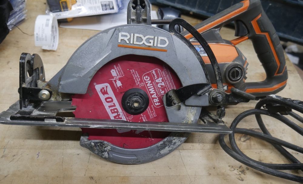 RIDGID CIRCULAR SAW CORDED R32104 PRE OWNED 882909-2 