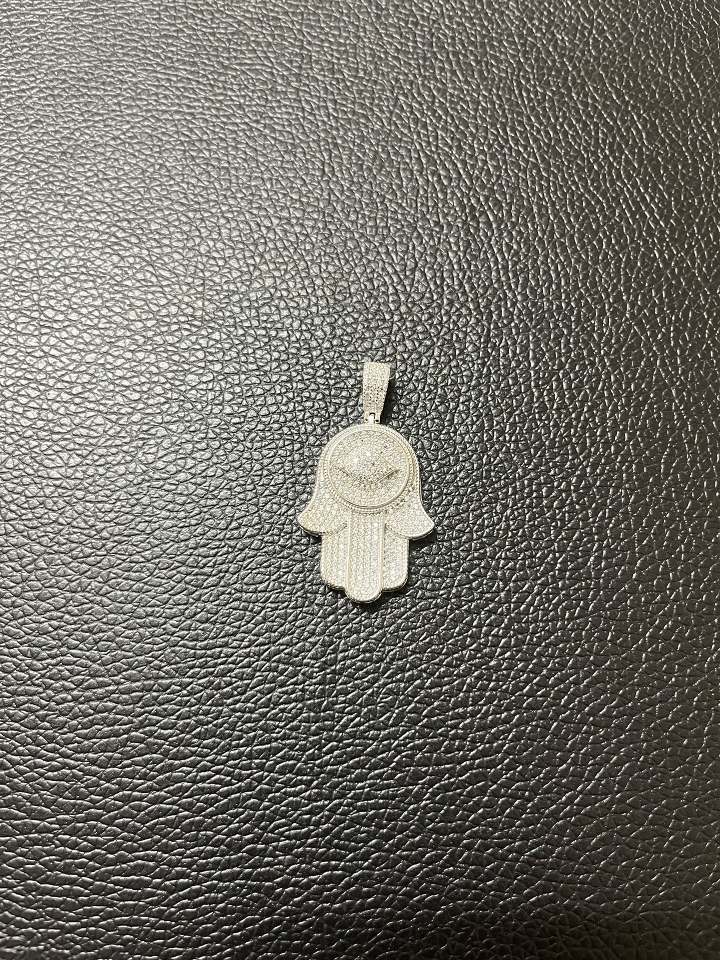 925 Sterling silver Hamsa hand 🪬pendant.