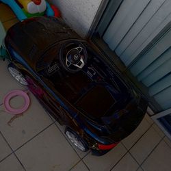 MOVE OUT SALE--Toddler MERCEDES Car With Remote Control