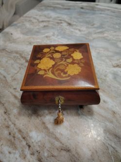 Vintage Italian Serrano inlaid wood musical jewelry box
