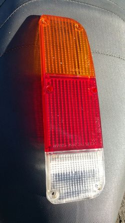Oem 78 toyota truck rh tail light lens