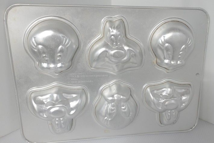 VTG Wilton Looney Tunes Sylvester & Tweety Bird Mini Cake Pan Cupcakes 6 Cavity