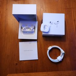 Apple Airpod Pro (2nd Generation) With Wireless Charging Case