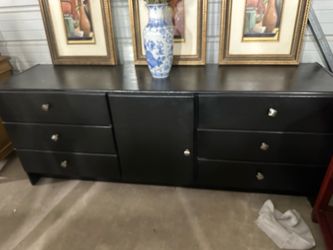 SUPER BEQUTIFUL IKEA LARGE DRESSER