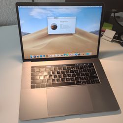 -- MacBook Pro 15in 2017 16GB RAM SSD Intel Core i7 - Great Shape