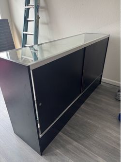6ft Glass Display