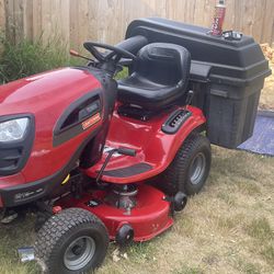 Craftsmen YT 3000 21.0 HP Riding Lawn Mower With Power Scooper Attachment 