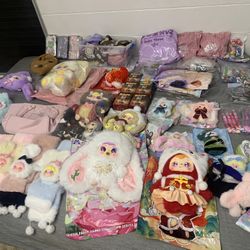 Labubu, Monchichi, Etc 