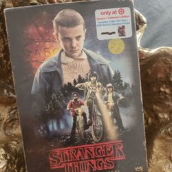 Stranger Things Season 1 Limited Edition Collectors DVD Box Set Netflix Original