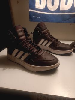Women's Adidas Hi Tops 
