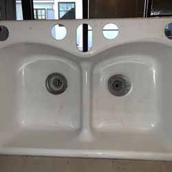 KOHLER DUAL SINK 35”