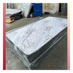 Twin size mattress/ Colchon