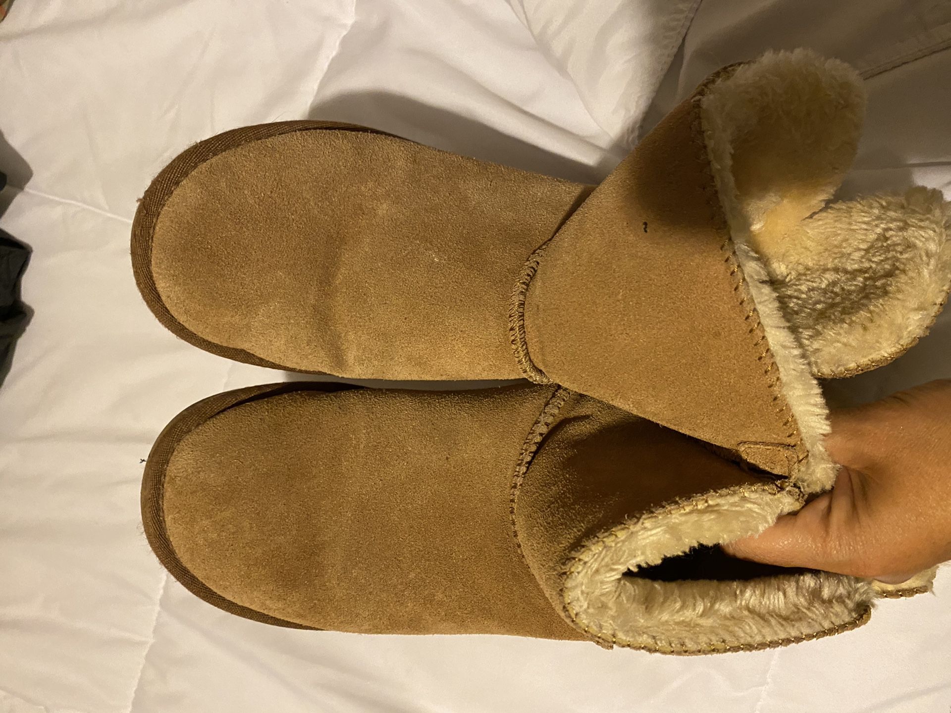 Size 7 Ugg Boots