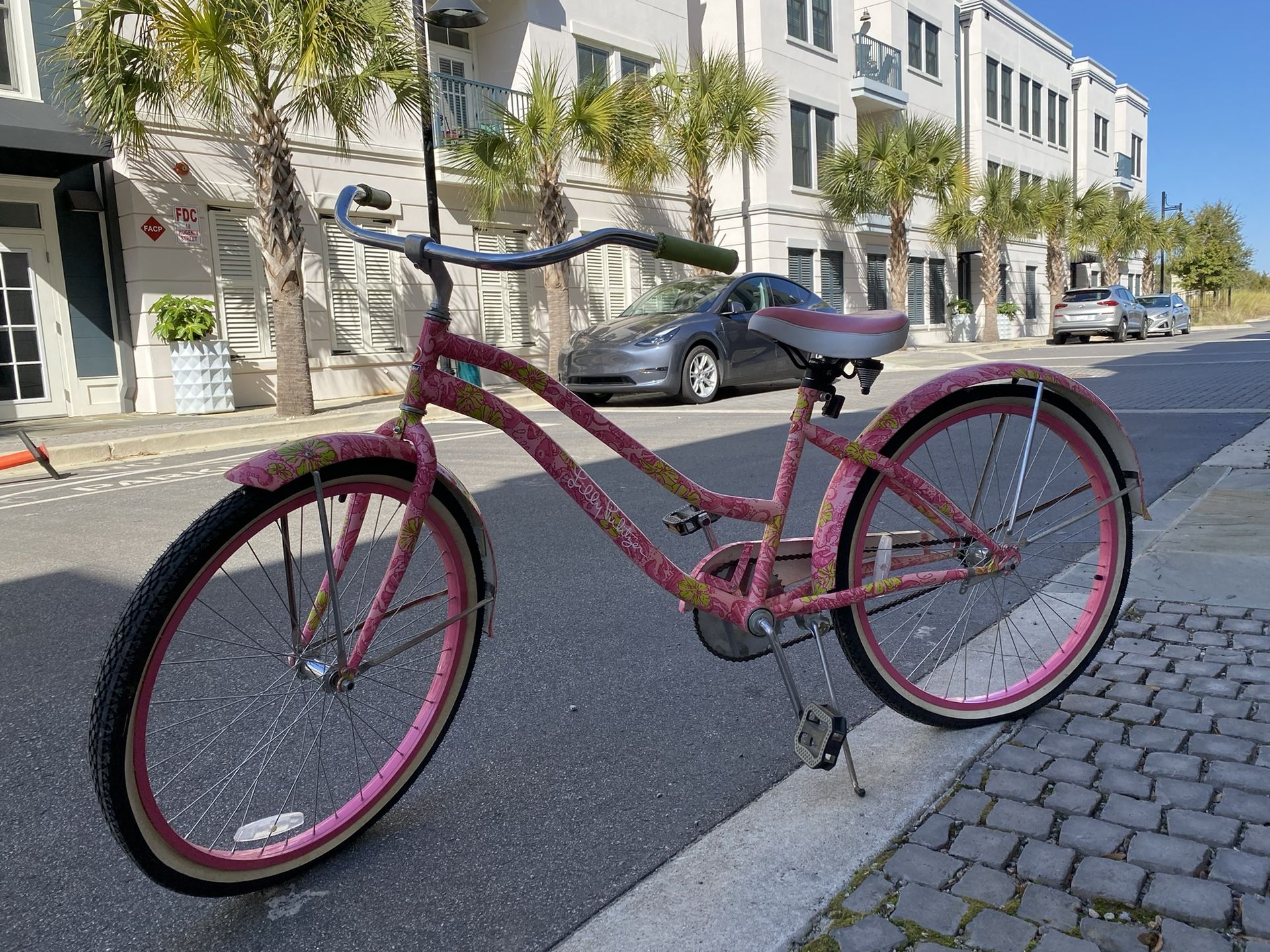 RARE Lilly Pulitzer Beach Cruiser 