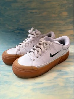 Nike women’s court legacy 7.0