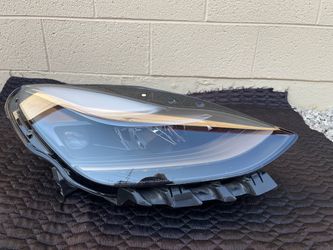 Tesla Model 3 Y Headlight 2021-2023, Tesla Model3 Y Headlamp, OEM Original Part, driver side, Tesla Model Y Headlight, original, has a broken tab