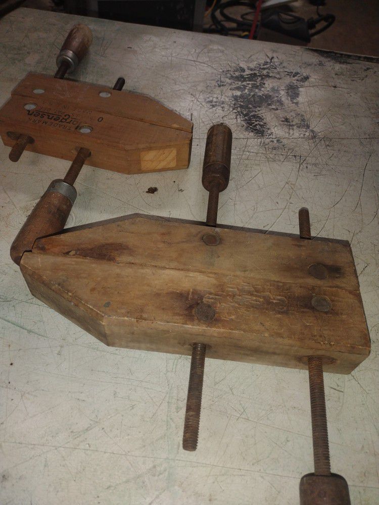 Pair of wood clamps no issues 