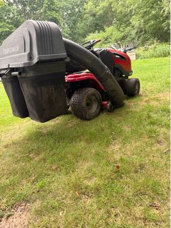 Gt4000Tractor ( 24 Ho Twin) 42 deck bagger