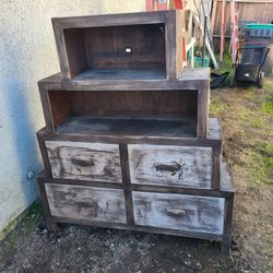 Free Dresser/bookshelf