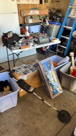 Lots of miscellaneous toys and viewfinders, hot wheels Star Wars