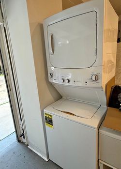 GE Stacked Washer Dryer Unit