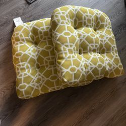 Outdoor Chair Cushions and Pillow 