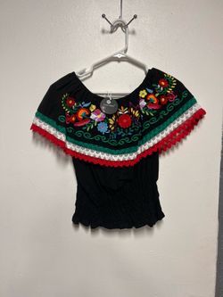 New Mexican Embroided Size M shirt