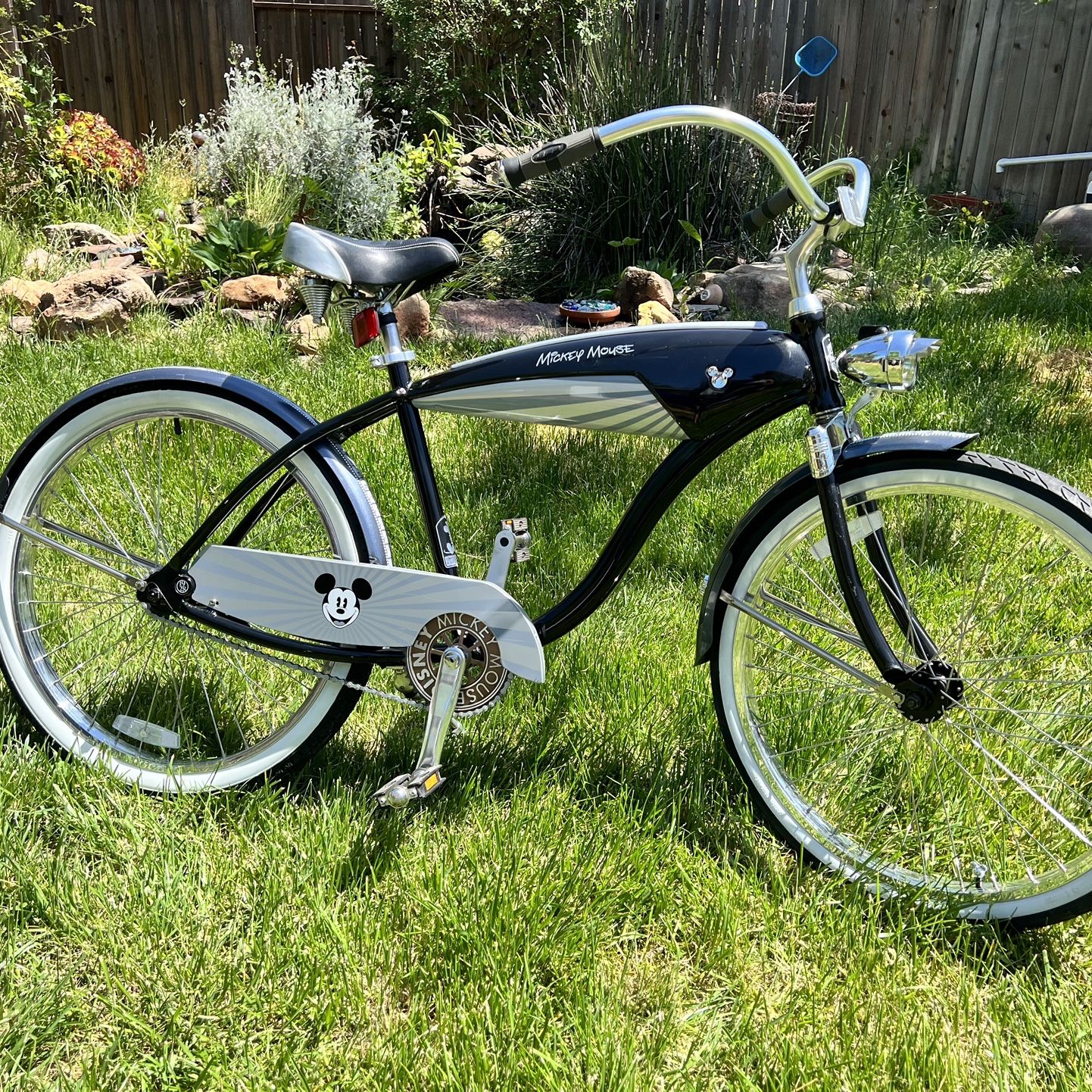 D-23 Huffy Disney Mickey Mouse Exclusive Bike for Sale in Elk