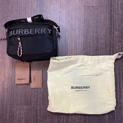 Burberry One Strap Cross Body Bag (check out my page 🔥) 