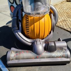 Dyson VACUUM 