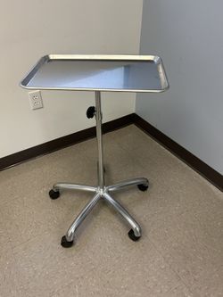 2 Silver Tray Holders In Wheels Steel